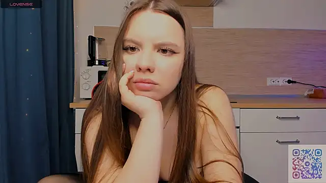 Snapshot of Chloe_loo chatting on May 17, 6:37 pm Chloe loo online show from May 17, 6:37 pm