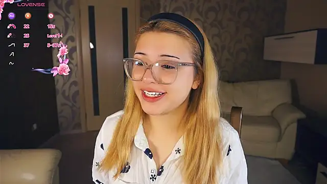 Snapshot of VerniceEngelking chatting on September 11, 6:52 pm VerniceEngelking online show from September 11, 6:52 pm