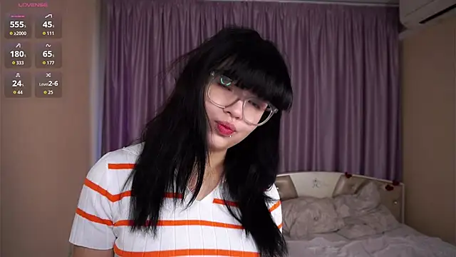 Snapshot of VerniceEngelking chatting on October 3, 5:04 am VerniceEngelking online show from October 3, 5:04 am