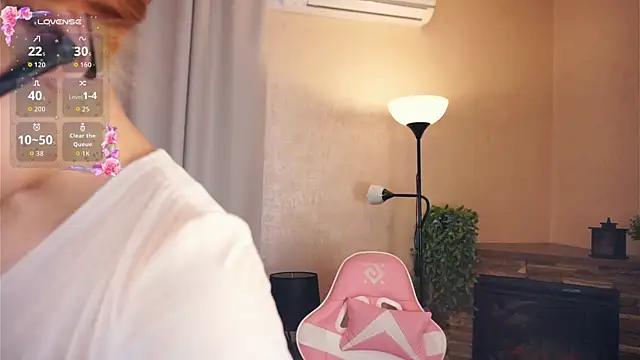 Snapshot of VerniceEngelking chatting on October 31, 6:03 am VerniceEngelking online show from October 31, 6:03 am