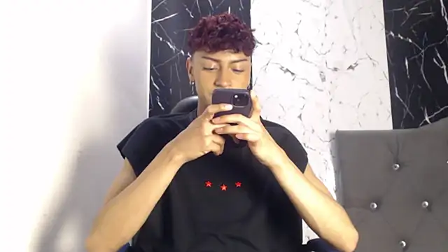 Snapshot of owen_sexy25 chatting on September 19, 8:42 pm owen sexy25 online show from September 19, 8:42 pm