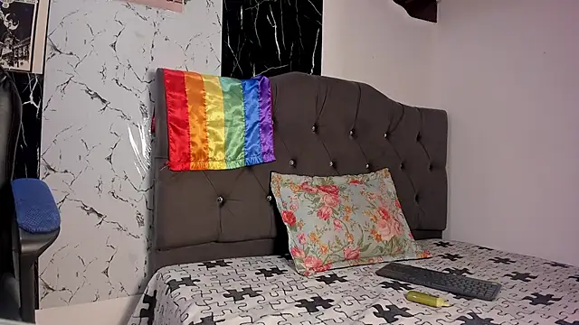 Snapshot of owen_sexy25 chatting on September 20, 8:32 pm owen sexy25 online show from September 20, 8:32 pm