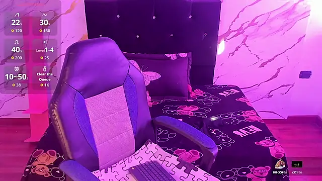 Snapshot of owen_sexy25 chatting on September 25, 7:50 pm owen sexy25 online show from September 25, 7:50 pm