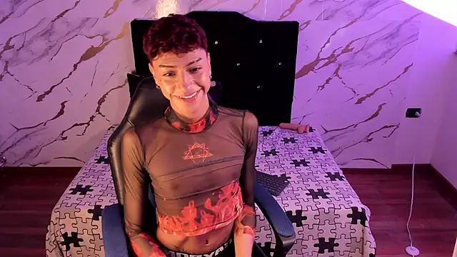 Snapshot of owen_sexy25 chatting on October 2, 8:05 pm owen sexy25 online show from October 2, 8:05 pm