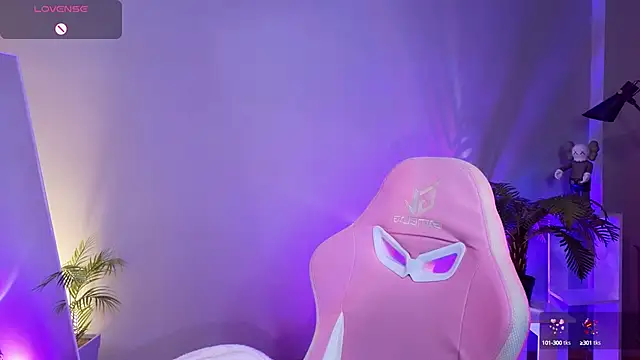 Lucy louras online show from October 4, 12:25 pm