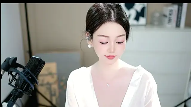 abbyli12 online show from December 18, 4:13 pm