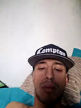 Santi2323xxX online show from April 20, 10:11 pm