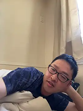Snapshot of shin0689 chatting on May 4, 11:45 pm shin0689 online show from May 4, 11:45 pm