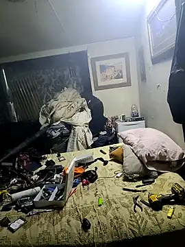 bearded cross online show from December 18, 5:13 am