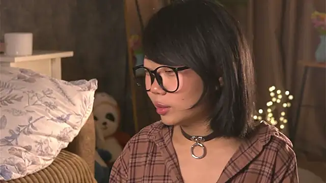  molly molly molly  online show from April 8, 9:37 pm