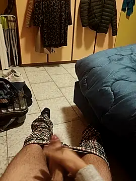 Snapshot of LucifertheGenius chatting on December 23, 4:10 am LucifertheGenius online show from December 23, 4:10 am