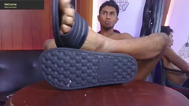 Snapshot of Sander_ath chatting on October 13, 7:14 pm Sander ath online show from October 13, 7:14 pm