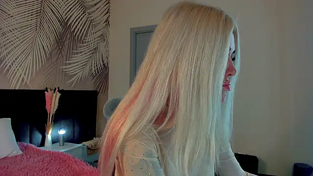 Kira Key online show from September 24, 1:31 am