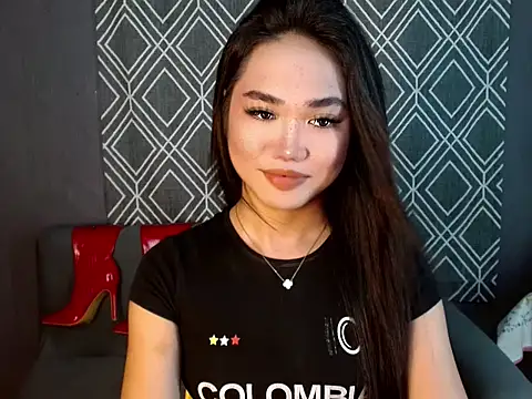 Snapshot of hugesignificant_69 chatting on October 10, 5:39 am hugesignificant 69 online show from October 10, 5:39 am