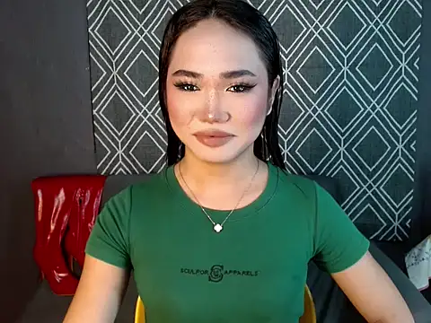 Snapshot of hugesignificant_69 chatting on October 18, 3:24 pm hugesignificant 69 online show from October 18, 3:24 pm