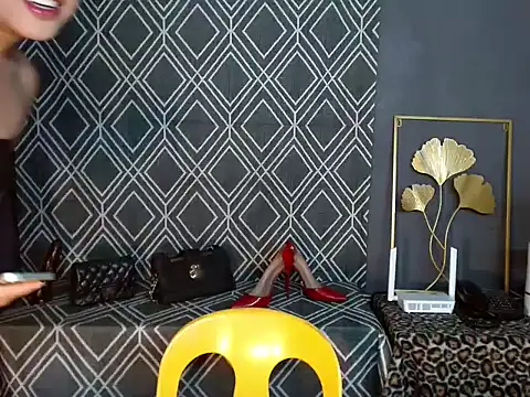 Snapshot of hugesignificant_69 chatting on March 11, 4:07 am hugesignificant 69 online show from March 11, 4:07 am