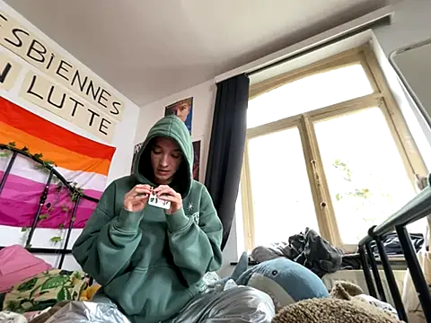 Snapshot of Styxlust chatting on October 3, 12:24 pm Styxlust online show from October 3, 12:24 pm