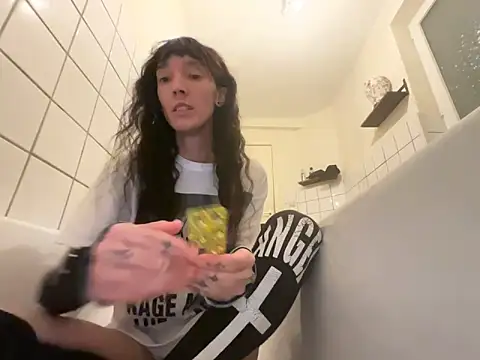 Snapshot of Styxlust chatting on February 1, 11:58 pm Styxlust online show from February 1, 11:58 pm