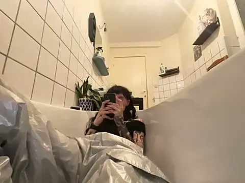 Snapshot of Styxlust chatting on February 20, 8:42 pm Styxlust online show from February 20, 8:42 pm