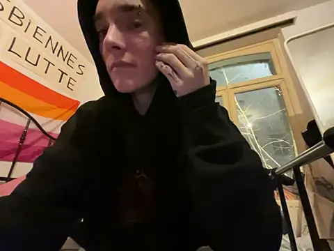 Snapshot of Styxlust chatting on March 8, 6:55 pm Styxlust online show from March 8, 6:55 pm