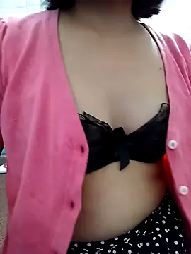 Snapshot of Thaohoa_love chatting on September 16, 11:22 am Thaohoa love online show from September 16, 11:22 am