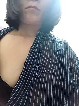 Snapshot of Thaohoa_love chatting on November 3, 7:59 pm Thaohoa love online show from November 3, 7:59 pm