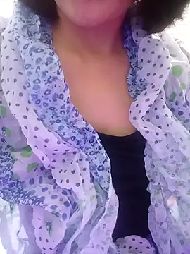 Snapshot of Thaohoa_love chatting on November 4, 8:30 pm Thaohoa love online show from November 4, 8:30 pm