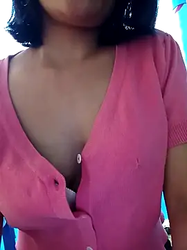 Snapshot of Thaohoa_love chatting on November 18, 3:45 am Thaohoa love online show from November 18, 3:45 am