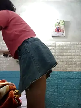 Snapshot of Thaohoa_love chatting on November 18, 6:56 pm Thaohoa love online show from November 18, 6:56 pm