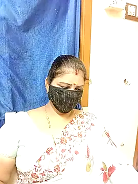 Snapshot of sushma26 chatting on October 25, 4:35 pm sushma26 online show from October 25, 4:35 pm