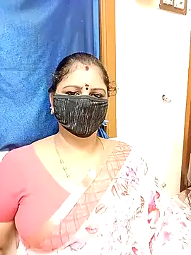 Snapshot of sushma26 chatting on October 28, 7:45 am sushma26 online show from October 28, 7:45 am