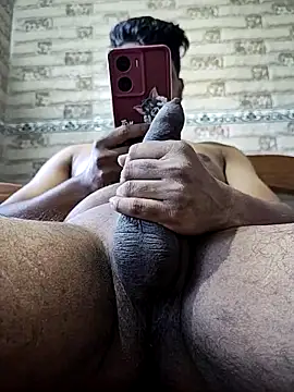 Snapshot of yournaughtysam chatting on December 20, 9:38 am yournaughtysam online show from December 20, 9:38 am