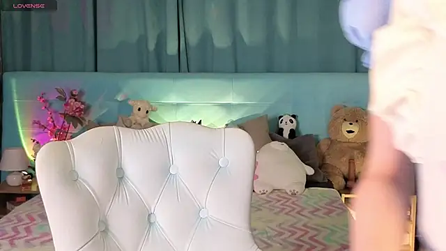 Aurora Bennet online show from November 10, 12:42 am