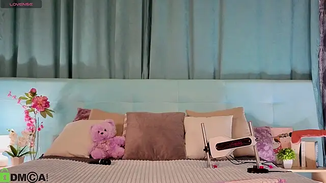 Aurora Bennet online show from March 18, 12:58 am