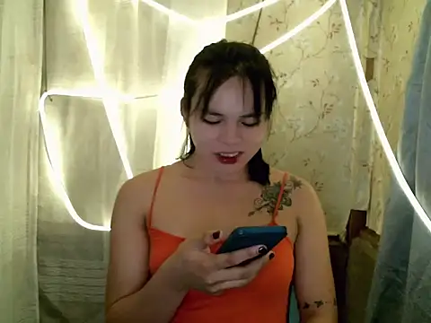 Snapshot of kera_metina chatting on May 24, 11:43 pm kera metina online show from May 24, 11:43 pm