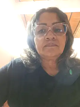Snapshot of Vickysweeeettt chatting on May 15, 1:56 am Vickysweeeettt online show from May 15, 1:56 am