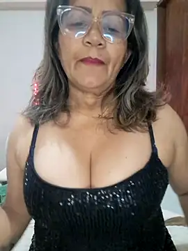 Snapshot of Vickysweeeettt chatting on May 29, 1:03 am Vickysweeeettt online show from May 29, 1:03 am