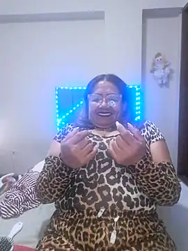 Snapshot of Vickysweeeettt chatting on May 30, 3:14 am Vickysweeeettt online show from May 30, 3:14 am
