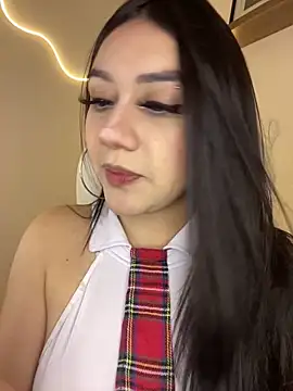 Zoe Serrat online show from December 14, 1:38 pm