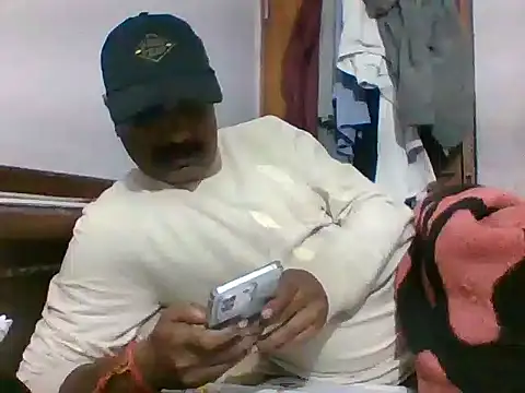 vardh033 online show from November 4, 8:13 am