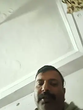 vardh033 online show from November 30, 2:10 pm