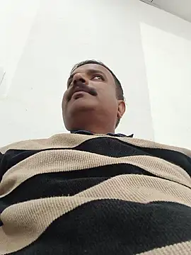 vardh033 online show from January 16, 7:34 am