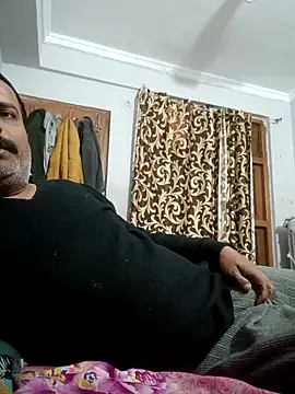 vardh033 online show from February 8, 7:23 am