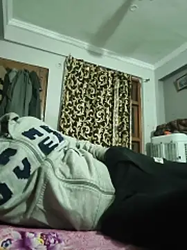 vardh033 online show from February 17, 2:08 am