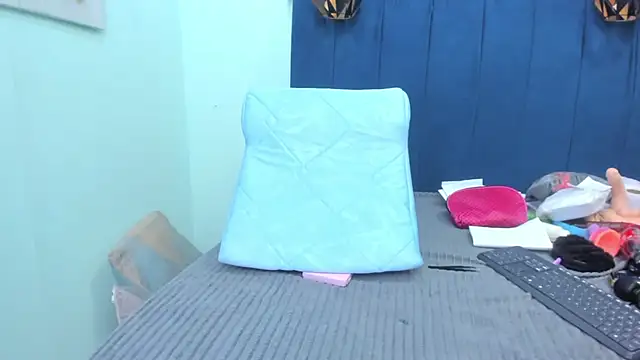 Snapshot of Adrianasex_69x chatting on June 22, 1:18 am Adrianasex 69x online show from June 22, 1:18 am