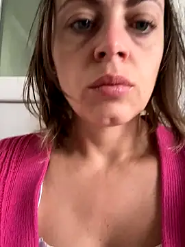 Snapshot of ladywithbigass chatting on September 24, 5:00 am ladywithbigass online show from September 24, 5:00 am