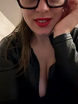 ladywithbigass online show from January 15, 5:56 am