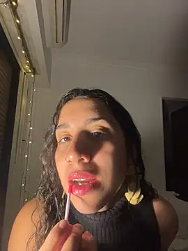 Souphicherry online show from May 6, 10:04 pm