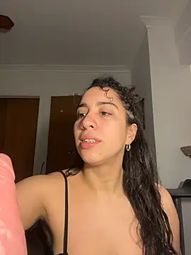 Snapshot of Souphicherry chatting on August 6, 12:01 am Souphicherry online show from August 6, 12:01 am