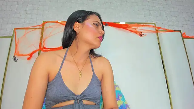 Snapshot of thalia888_ chatting on October 28, 7:05 pm thalia888 online show from October 28, 7:05 pm